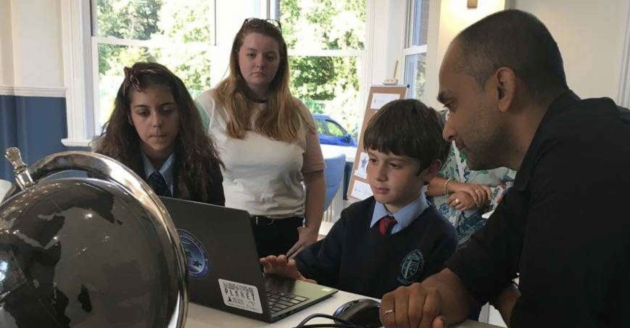 Faraday 1 Patch competition winners having an interactive spacecraft design session with Principal Engineer, Nimal - In-Space Missions